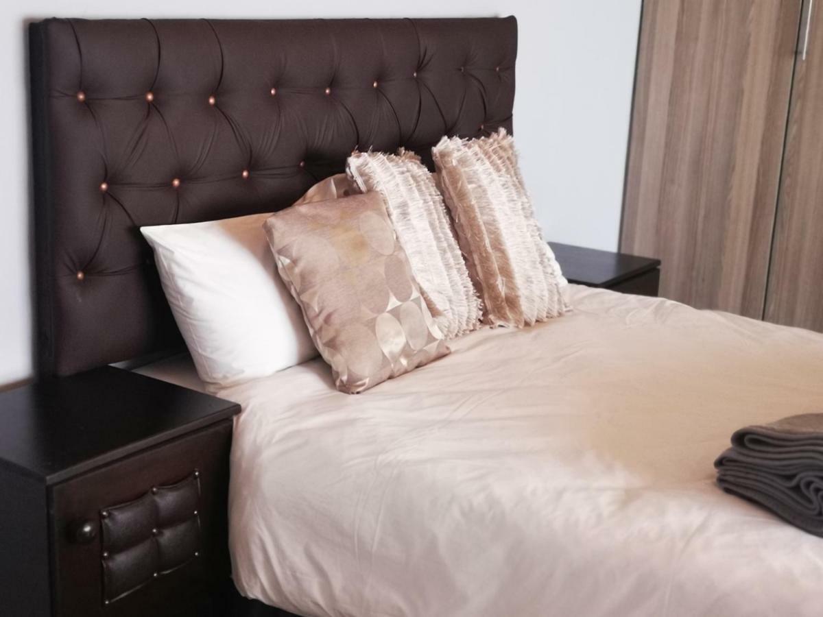 Tuvawa Luxury Suites 월브스베이 외부 사진